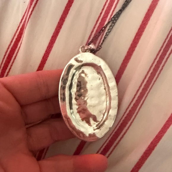 Artistic Black and Cream Cameo Necklace - Picture 4 of 4